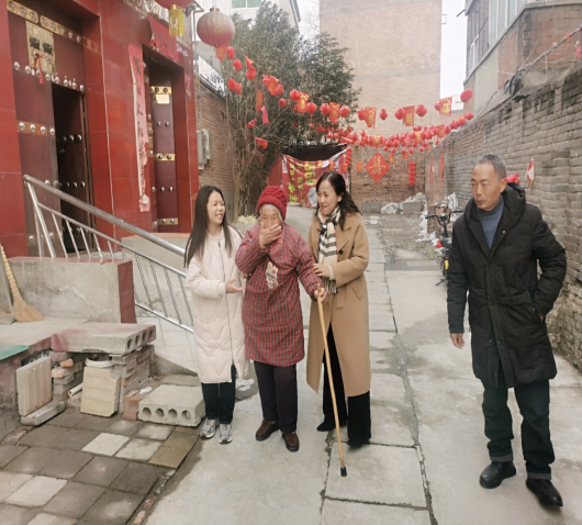 瑟瑟冬日 暖暖溫情——公司黨委、工會(huì)開(kāi)展“送溫暖、送祝?！被顒?dòng)